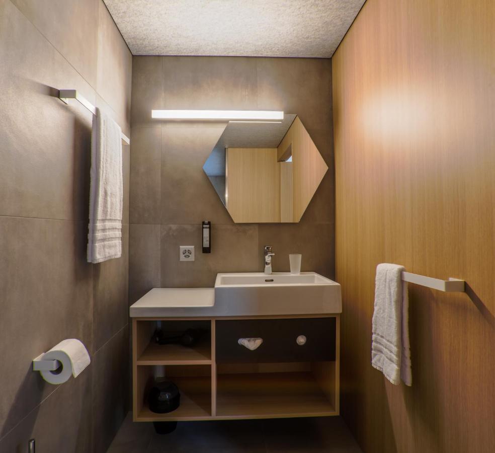 The Lab Hotel & Apartments ทูน ภายนอก รูปภาพ