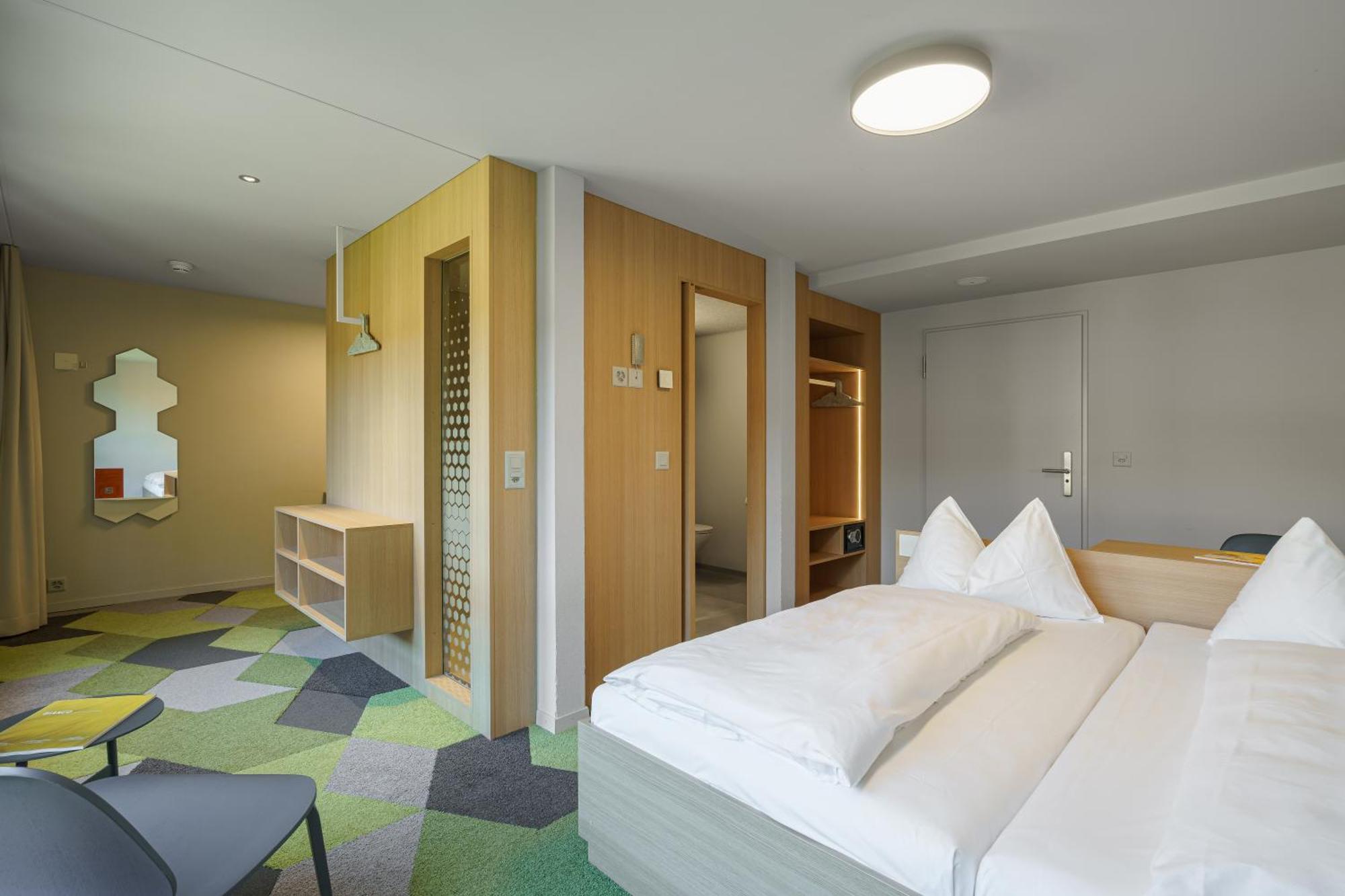 The Lab Hotel & Apartments ทูน ภายนอก รูปภาพ