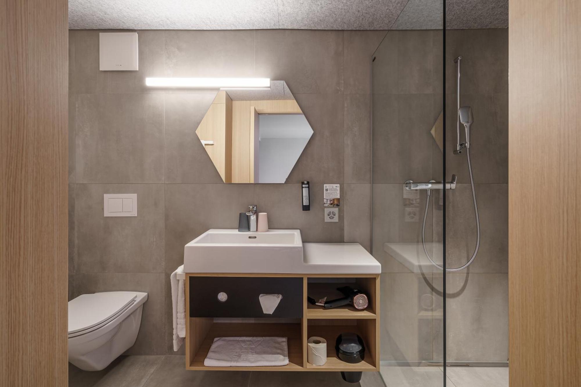 The Lab Hotel & Apartments ทูน ภายนอก รูปภาพ